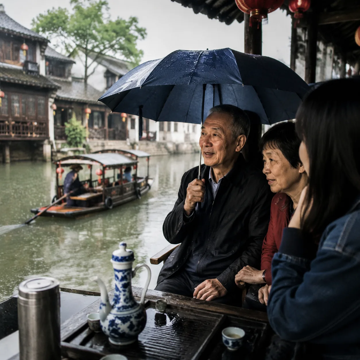 和爸爸在周庄躲雨的半天，我第一次发现他其实比我更会旅行