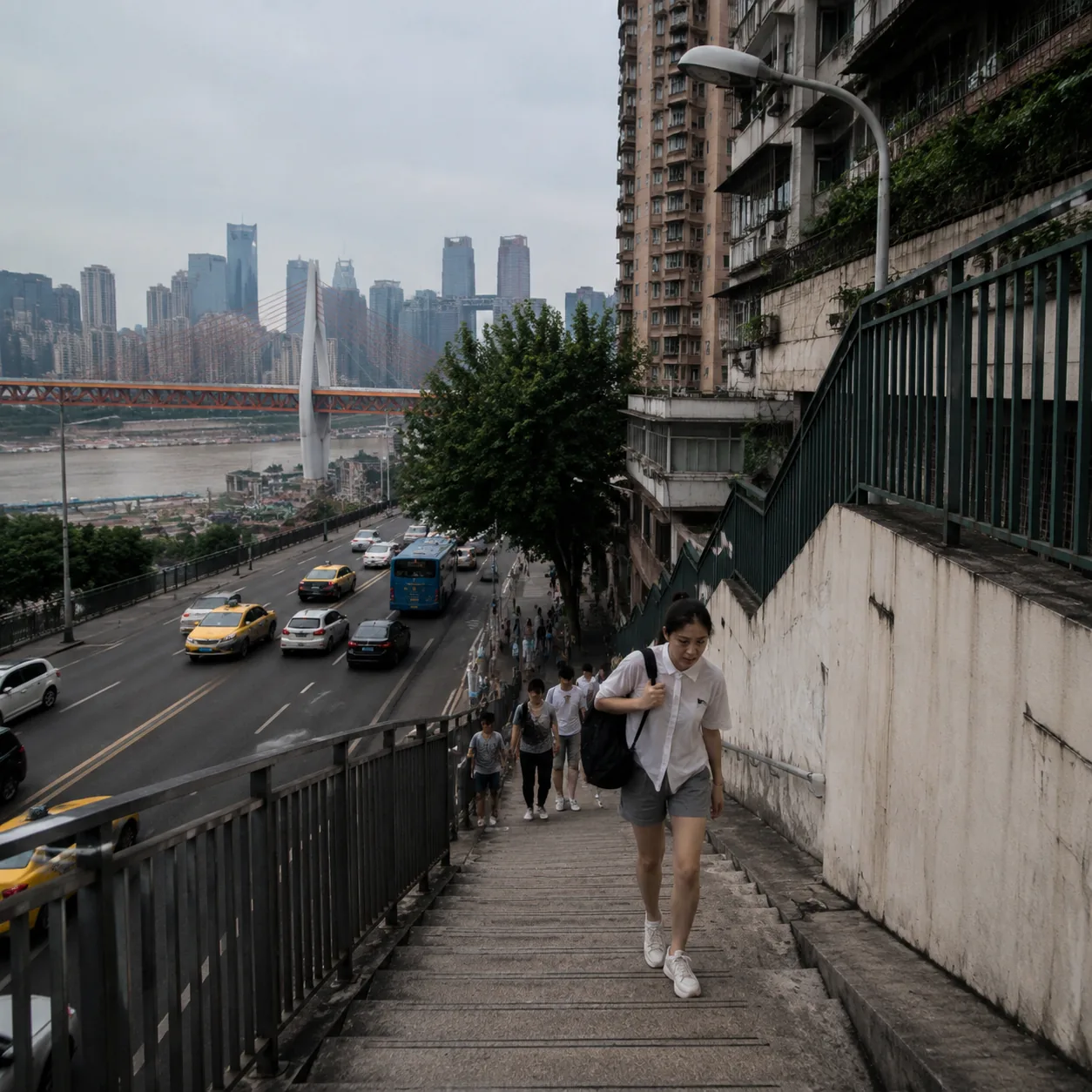 My First Chongqing Hill Road Taught Me Not to Underestimate City Terrain