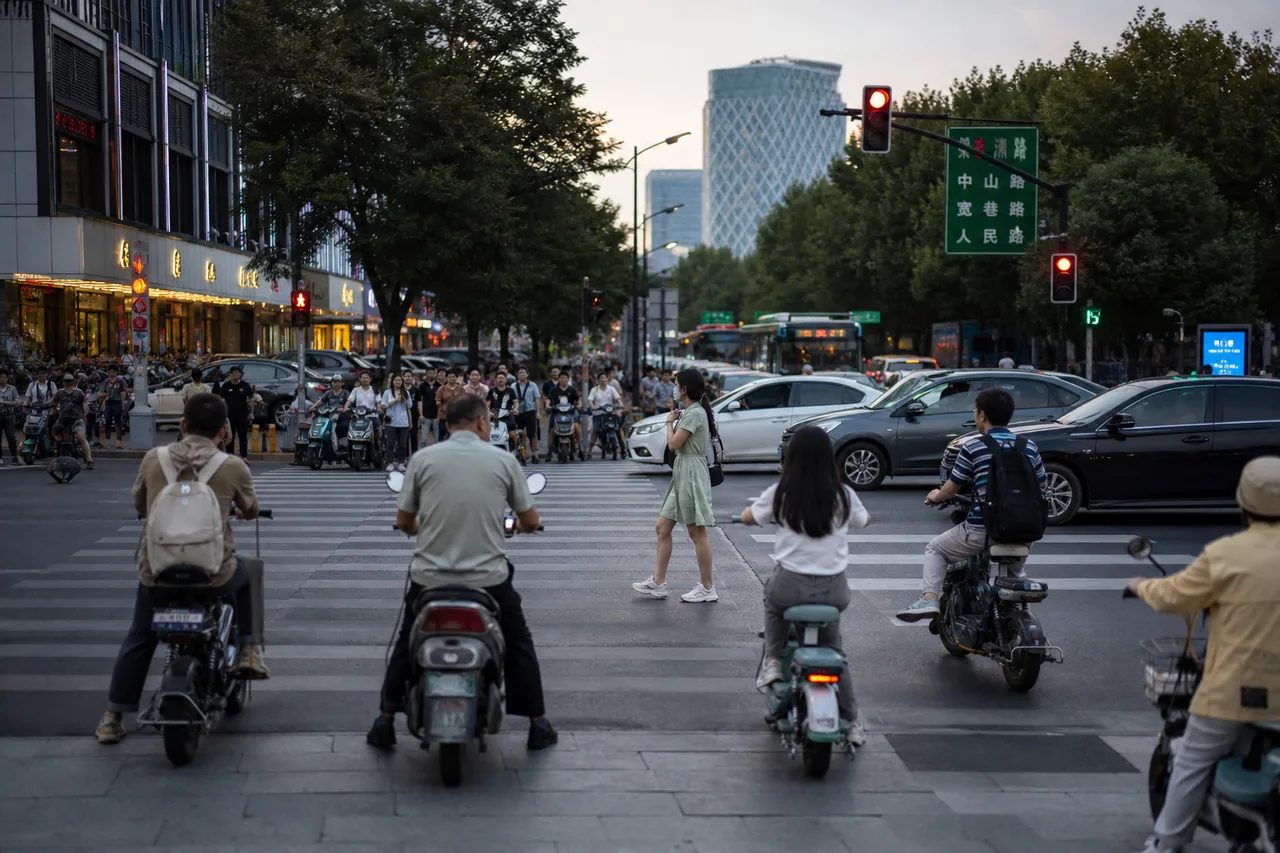 无锡下班路口最动人的，不是风景，而是每个人都知道怎么让一让