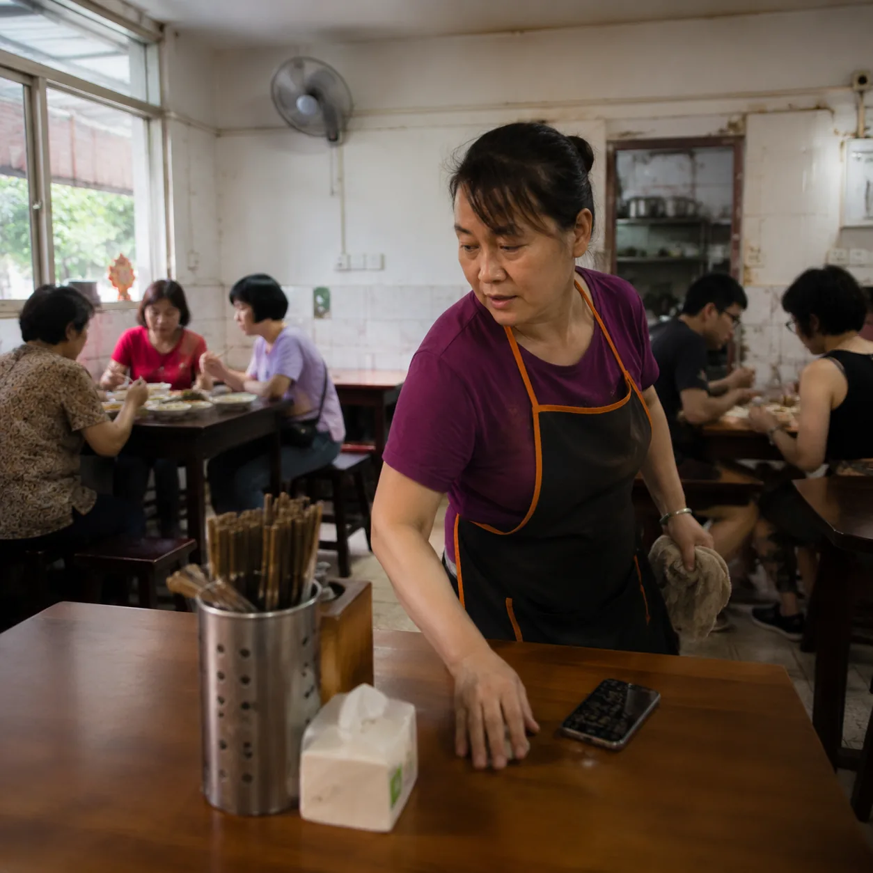 In Guilin, the Owner’s “Stop Searching” Guided Dinner Better Than Any List